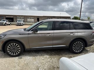 2020 Lincoln Aviator Reserve - Exterior Side Driver Image